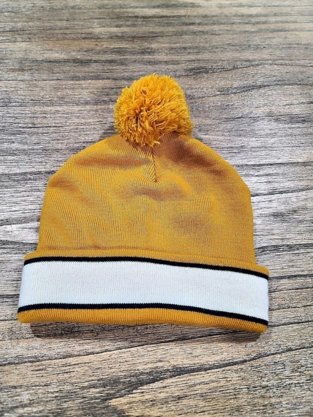 Forever21 Pom-Pom Knit Hat in Yellow & White Like New